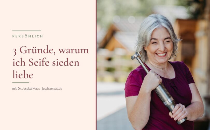 Dr. Jessica Maas lachend mit Stabmixer – 3 Gründe, warum ich Seife sieden liebe