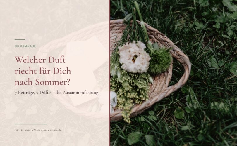 Korb mit handgemachten Seifen und Sommerblüten im Gras – Zusammenfassung der Blogparade zum Sommerduft